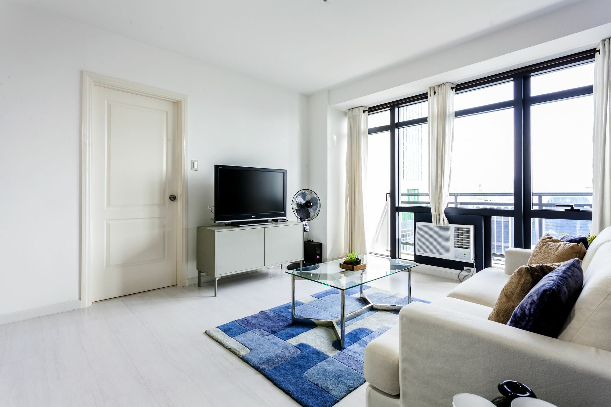 The Gramercy Residences By Stayhome Asia Makati City Exterior photo